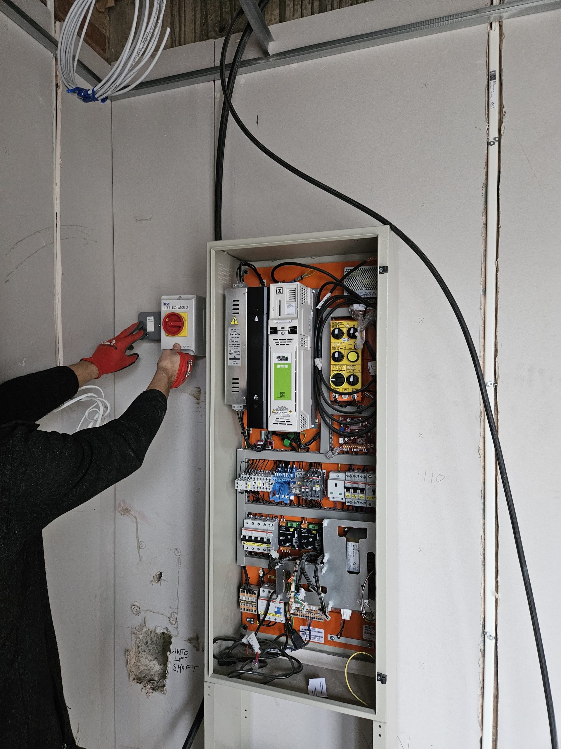 2F2F4ED6-EEC0-4889-90E8-F6C917E94AB5